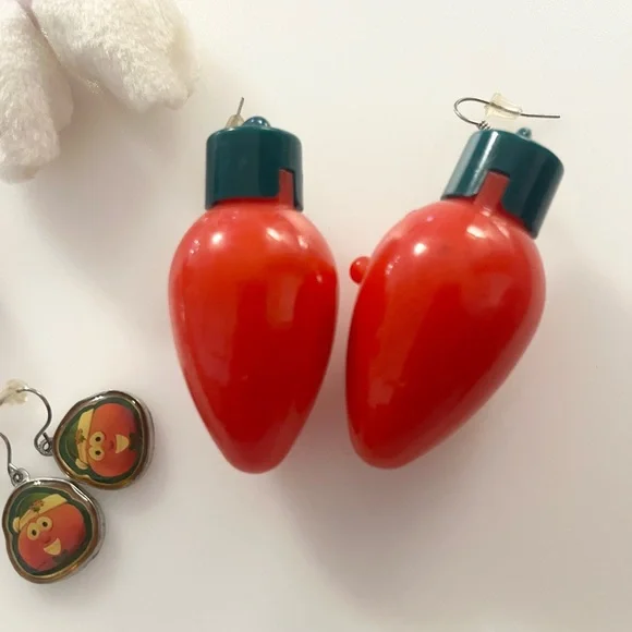 Set Of 4 Vintage Christmas Holiday Festive Santa Jingle Bell Earrings - Picture 3 of 16